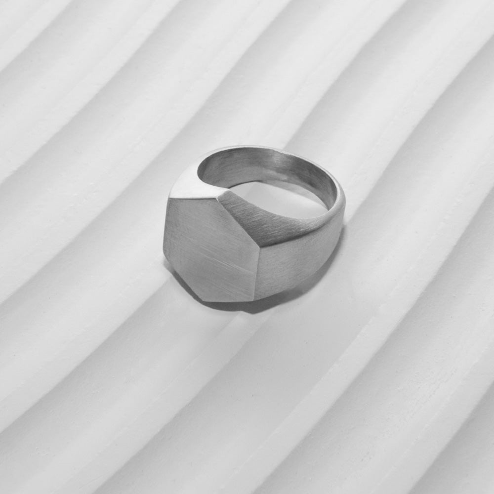 Men&#39;s Hexagon Signet Ring