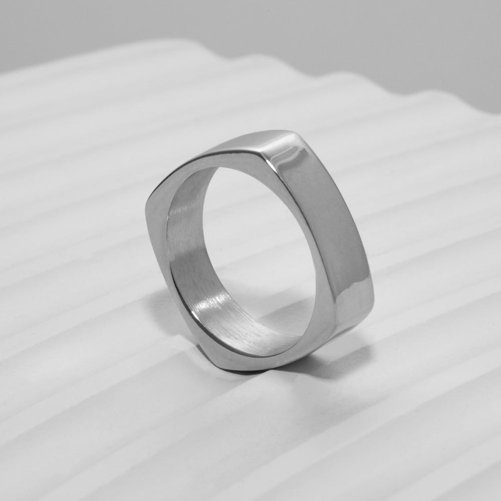 Men&#39;s Squared Ring