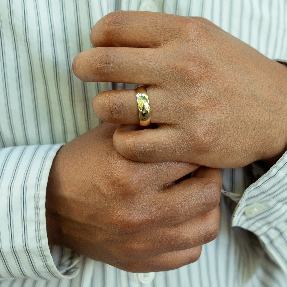 Men&#39;s Classic Yellow Gold Ring