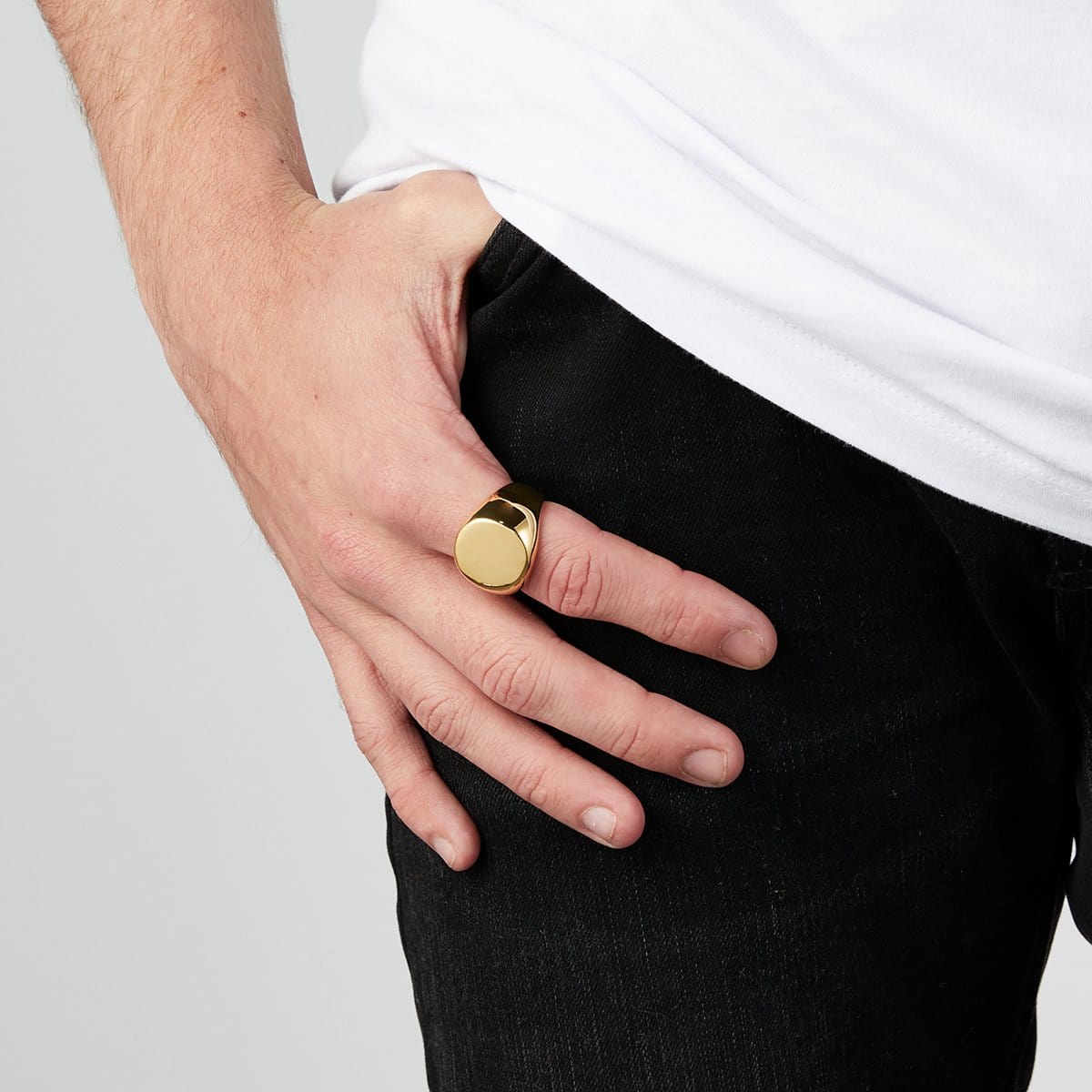 Men’s Gold Oval Signet Ring